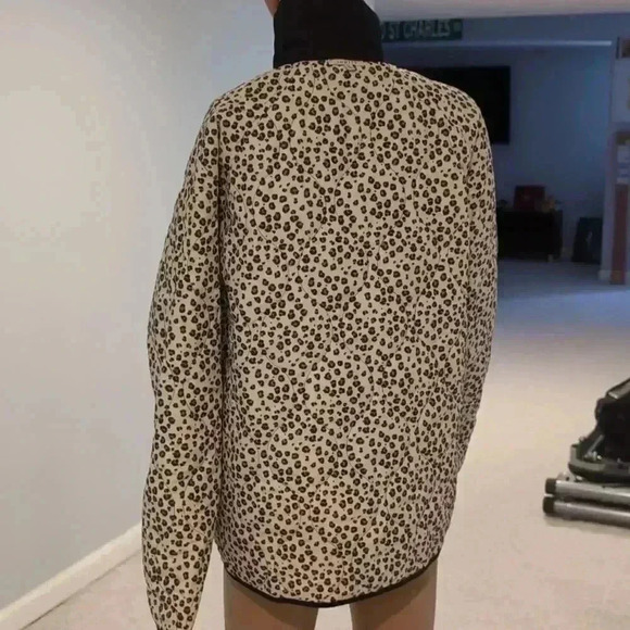 Reversible quilted jacket - Picture 10 of 13